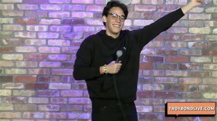 Comedian Troy Bond Applauded for Putting Heckler in Place After She