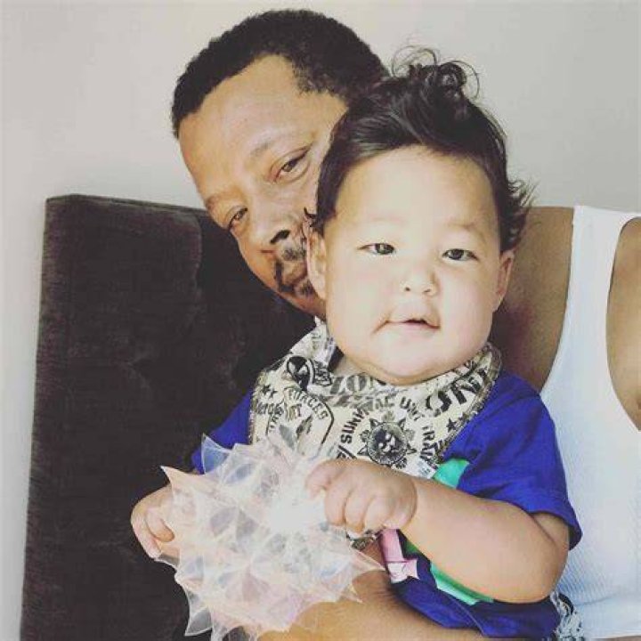 Terrence Howard Shares First Photo of Newborn Baby Boy E! Online UK